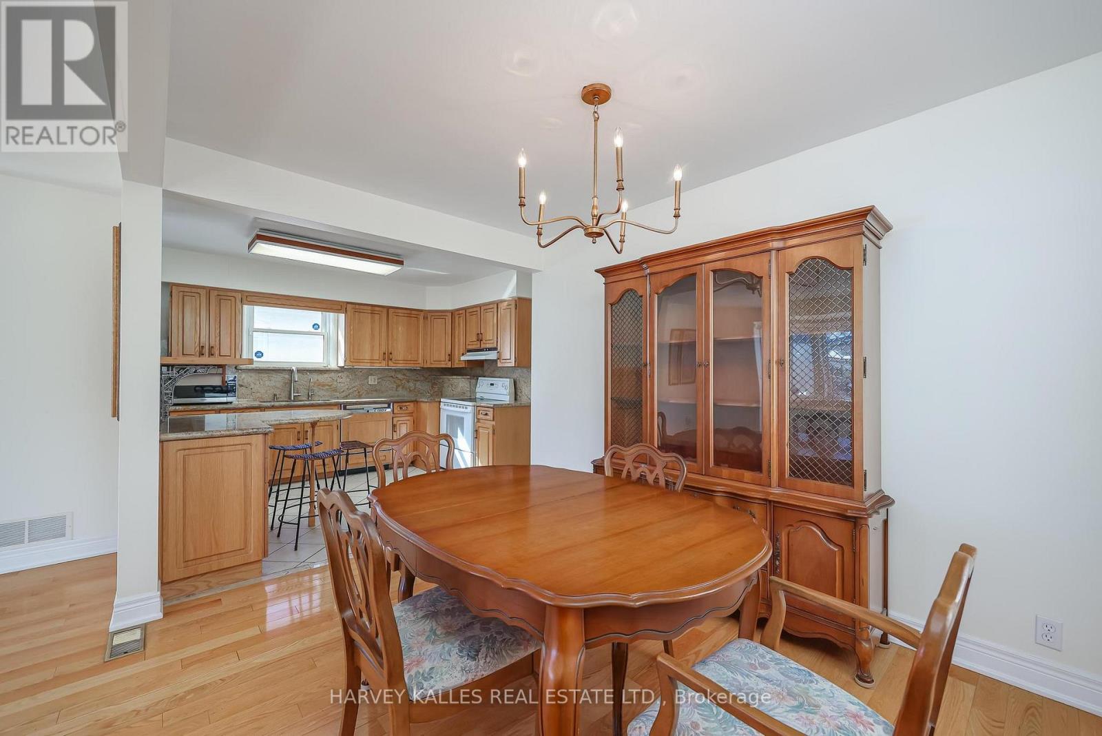 380 Brooke Avenue, Toronto, Ontario  M5M 2L6 - Photo 7 - C12840142