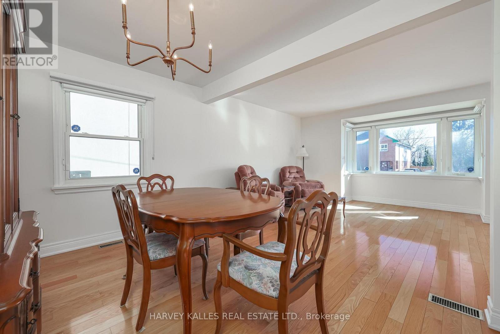 380 Brooke Avenue, Toronto, Ontario  M5M 2L6 - Photo 8 - C12840142