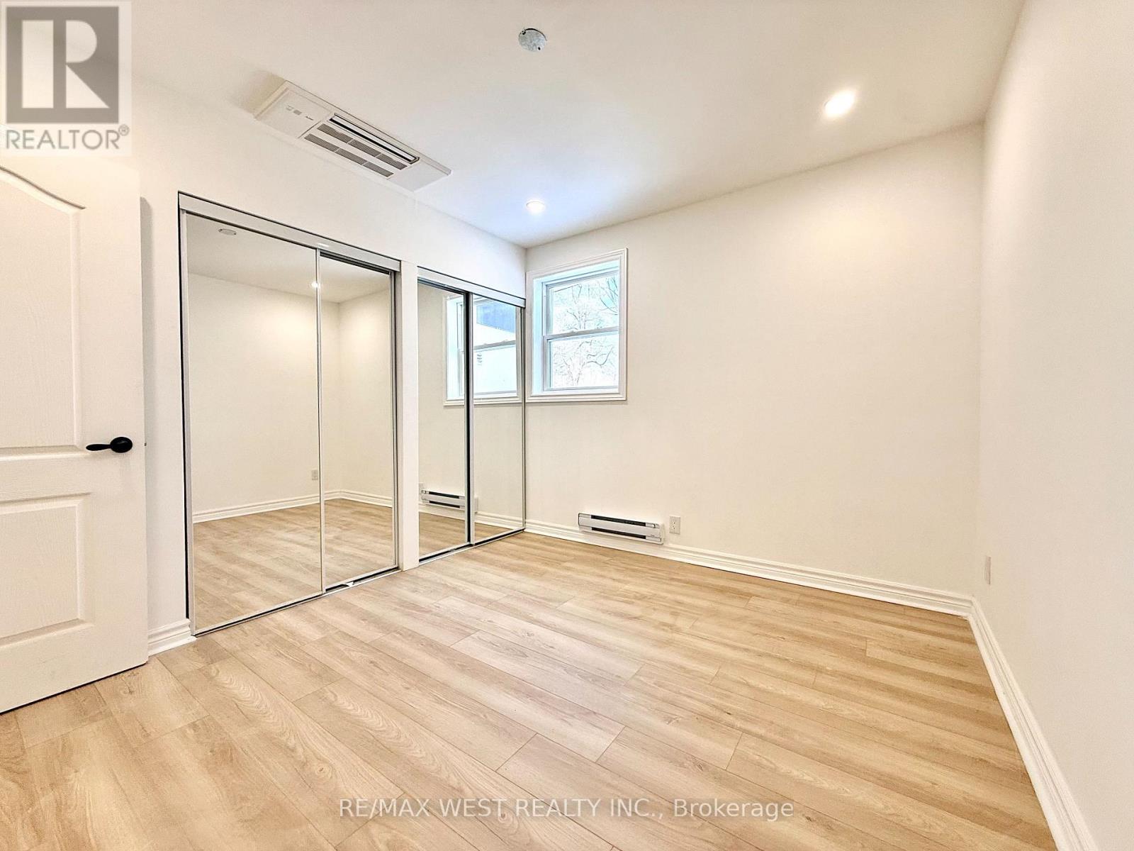 Upper - 34 Touraine Avenue, Toronto, Ontario  M3H 1R2 - Photo 13 - C12841608