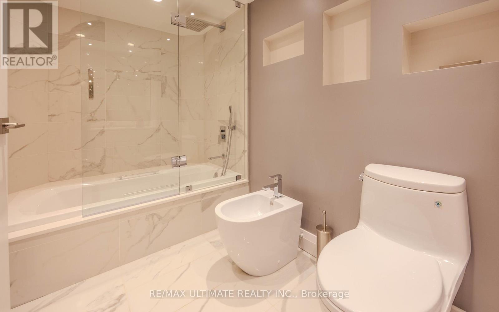 201 - 240 Heath Street W, Toronto, Ontario M5P 3L5 - Photo 26 - C12841638