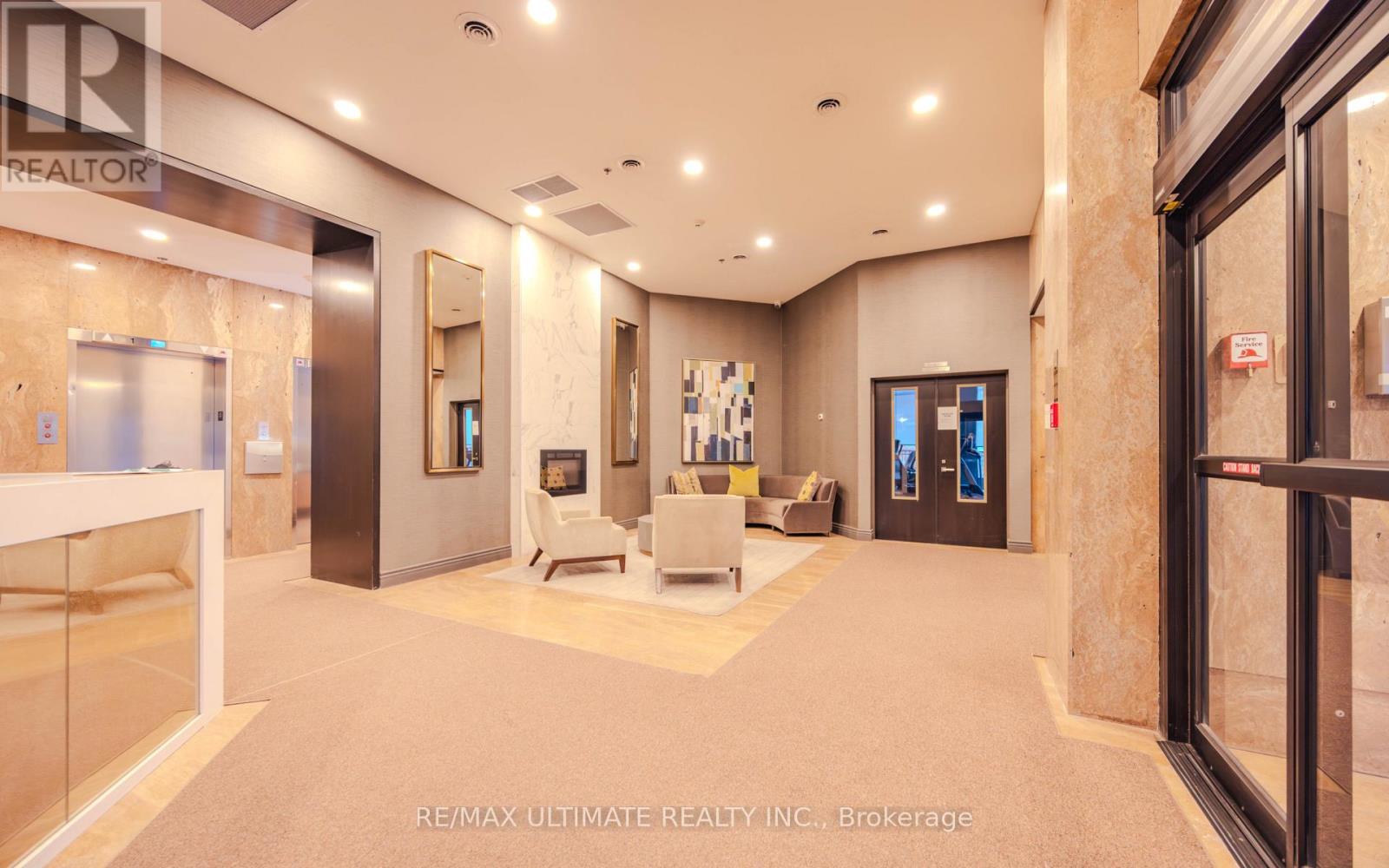 201 - 240 Heath Street W, Toronto, Ontario M5P 3L5 - Photo 3 - C12841638