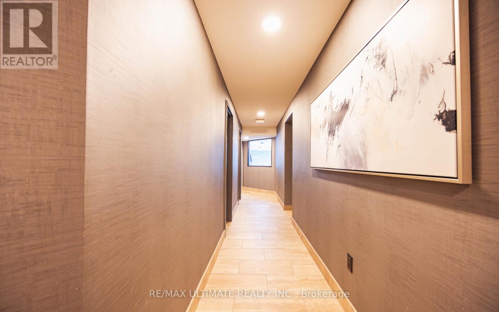 201 - 240 Heath Street W, Toronto, Ontario M5P 3L5 - Photo 8 - C12841638