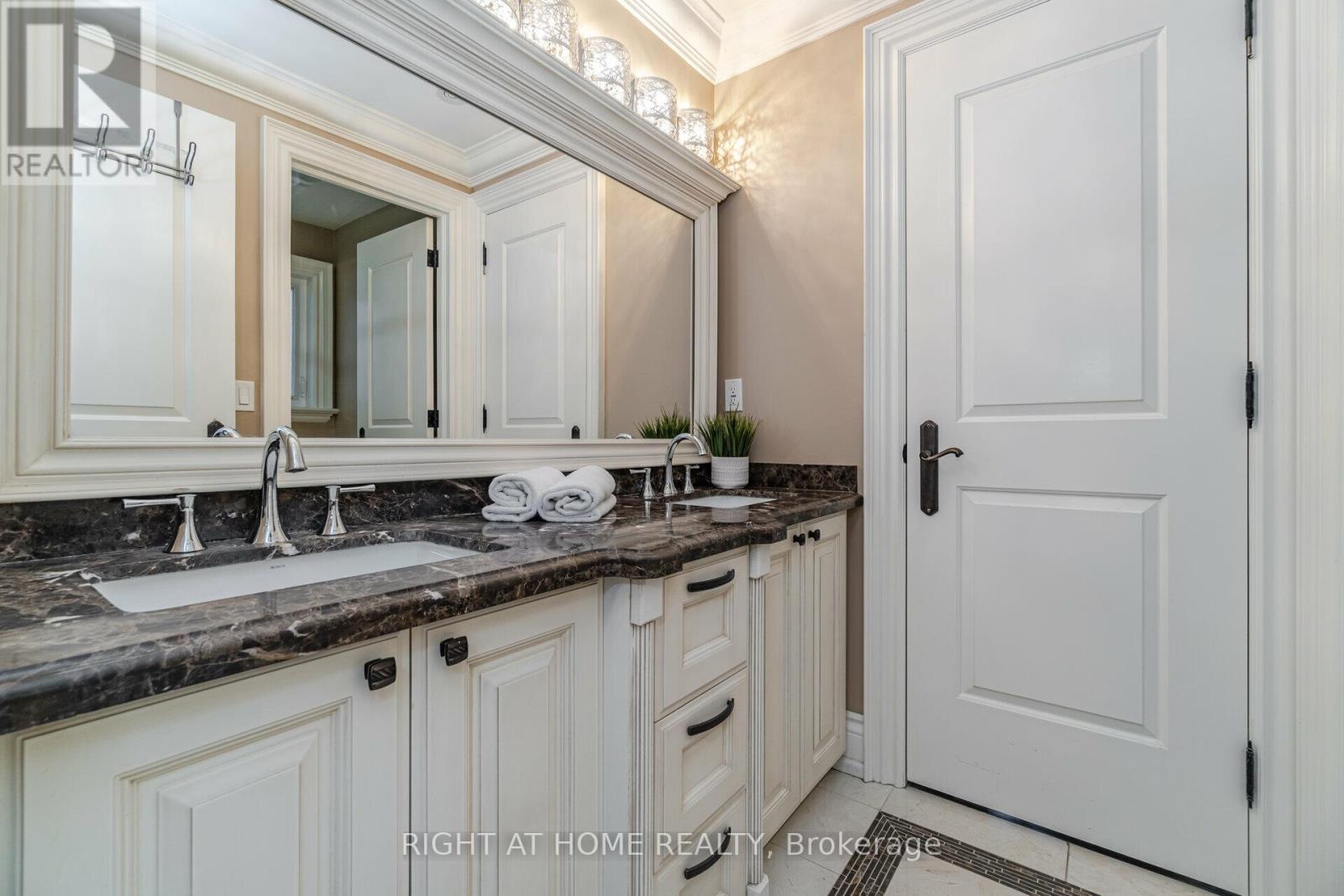 12 Walder Avenue, Toronto, Ontario  M4P 2R5 - Photo 21 - C12841660