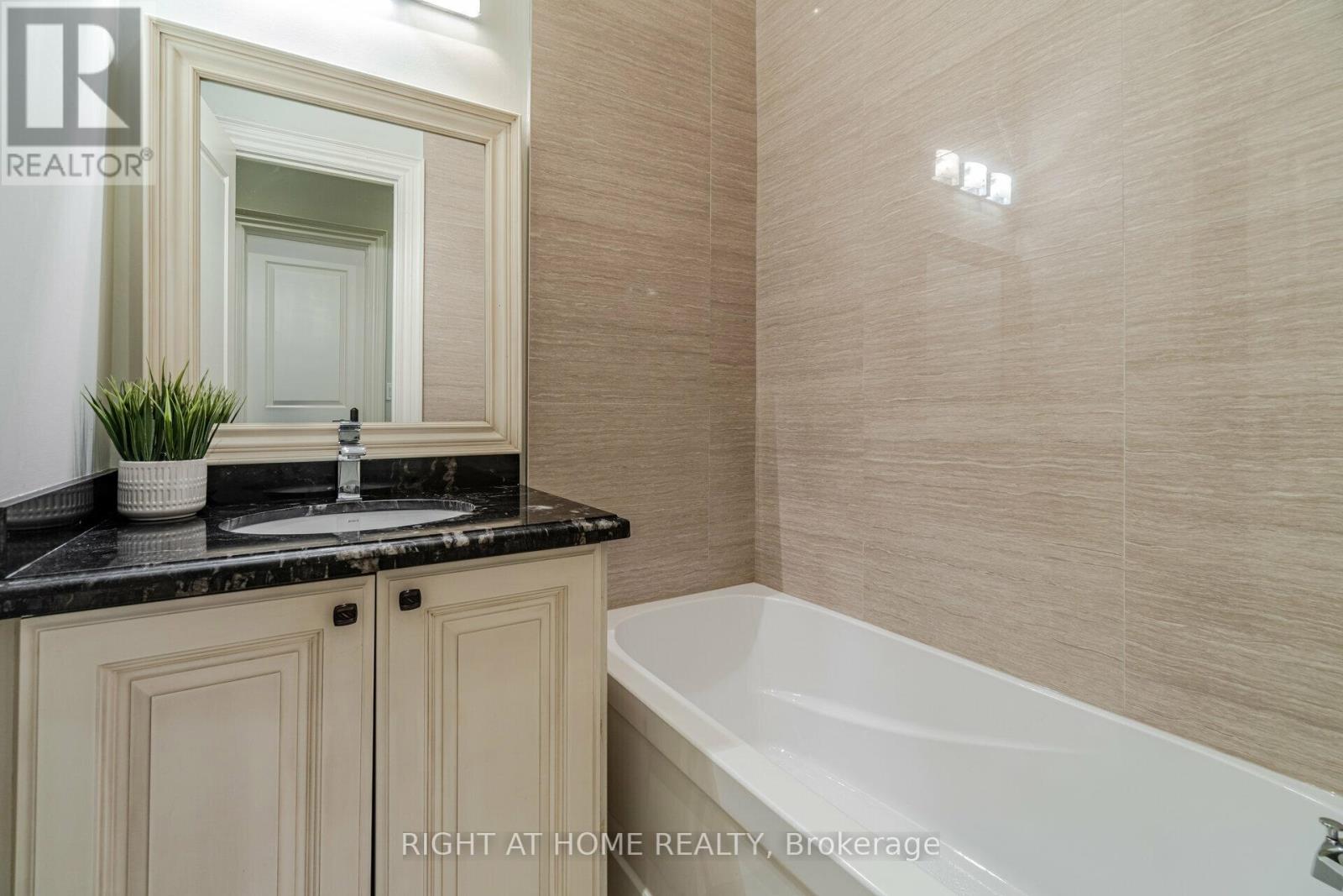 12 Walder Avenue, Toronto, Ontario  M4P 2R5 - Photo 31 - C12841660