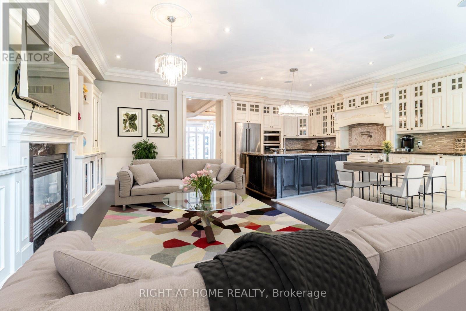 12 Walder Avenue, Toronto, Ontario  M4P 2R5 - Photo 7 - C12841660