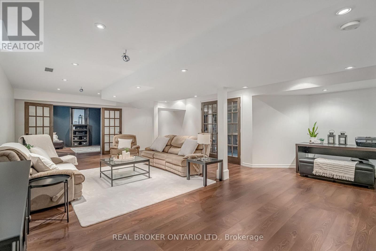 1379 Liverpool Street, Oakville, Ontario  L6M 4P1 - Photo 40 - W12841476