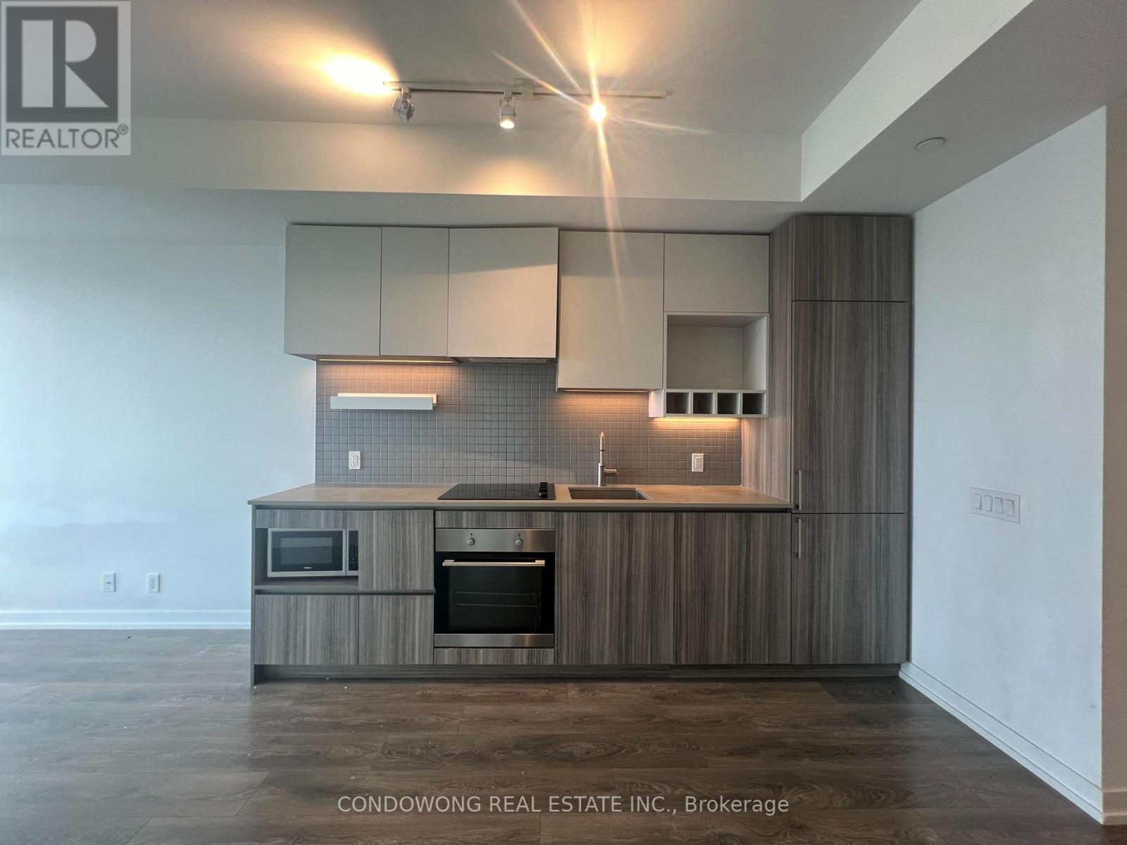 3101 - 5 Buttermill Avenue, Vaughan, Ontario  L4K 0J5 - Photo 2 - N12841606