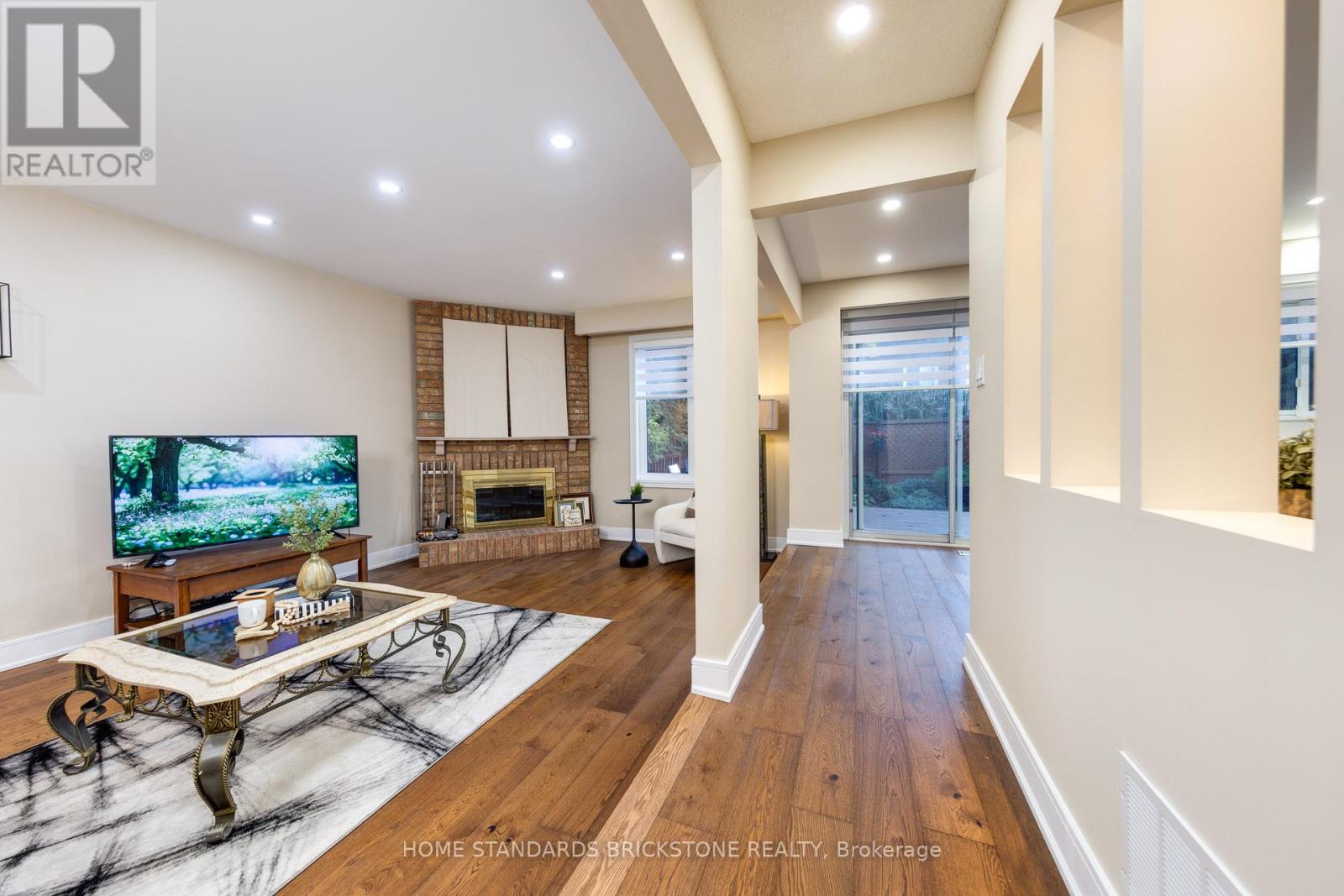 45 Spring Gate Boulevard, Vaughan, Ontario  L4J 3C9 - Photo 15 - N12841652