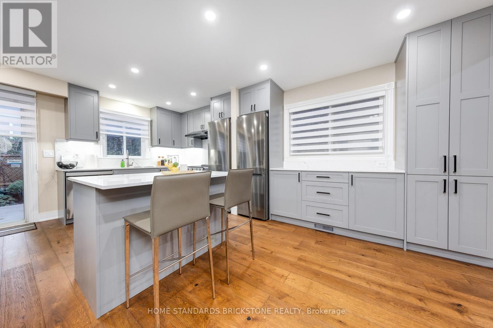 45 Spring Gate Boulevard, Vaughan, Ontario  L4J 3C9 - Photo 8 - N12841652