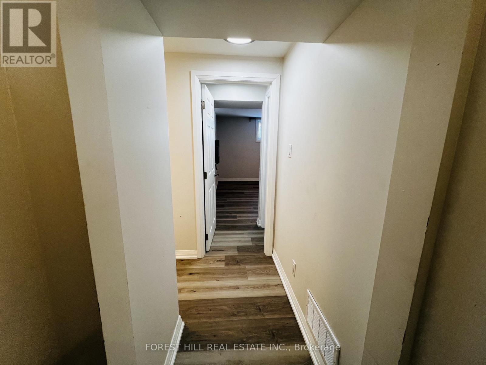 Lower - 48 Steel Street, Barrie (Grove East), Ontario  L4M 2E7 - Photo 16 - S12841640