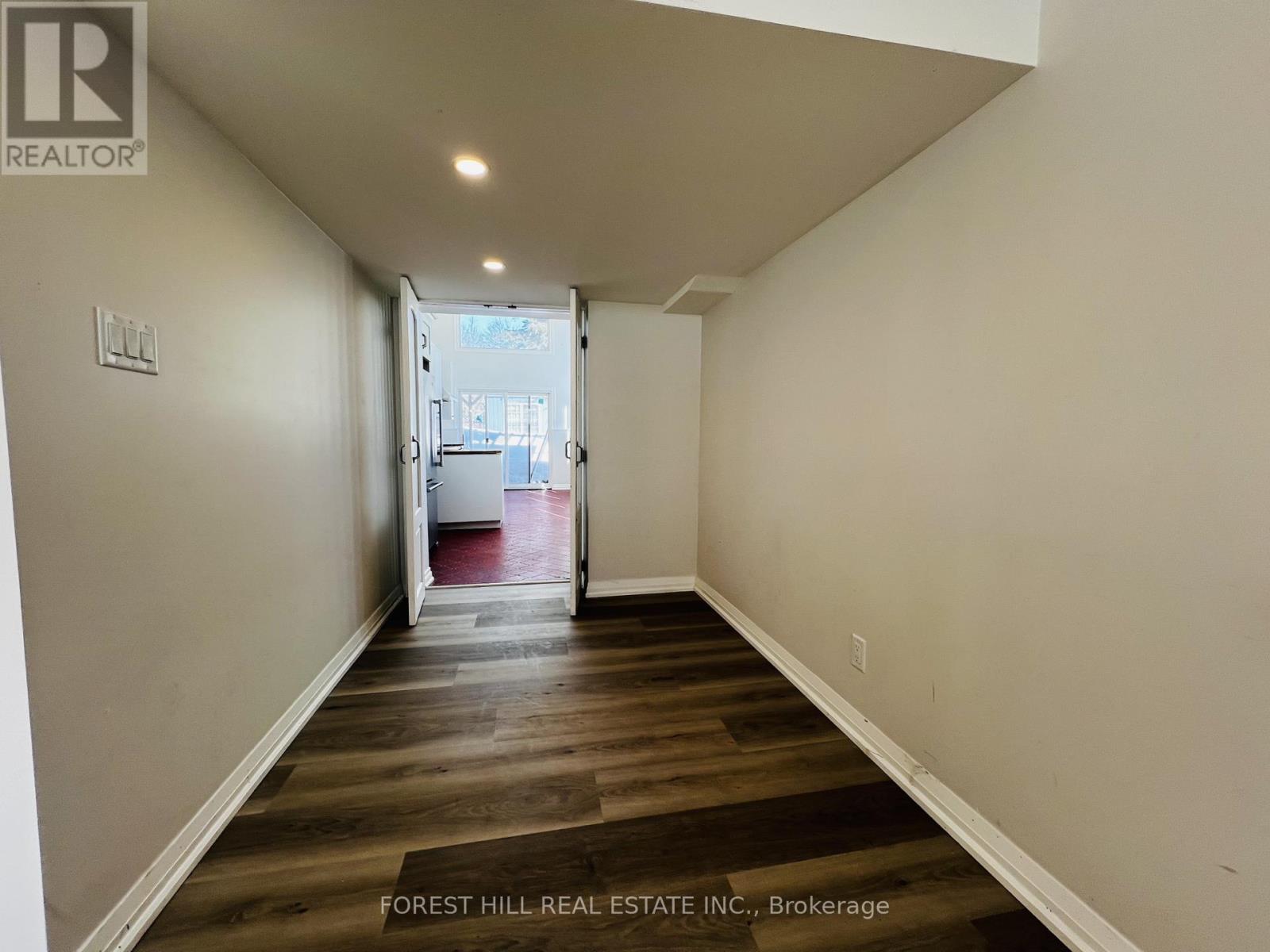 Lower - 48 Steel Street, Barrie (Grove East), Ontario  L4M 2E7 - Photo 8 - S12841640