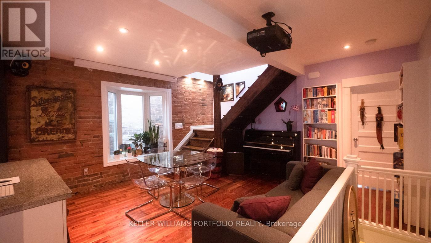 Unit 2 - 184 Franklin Avenue, Toronto, Ontario  M6P 3Y8 - Photo 4 - W12841626