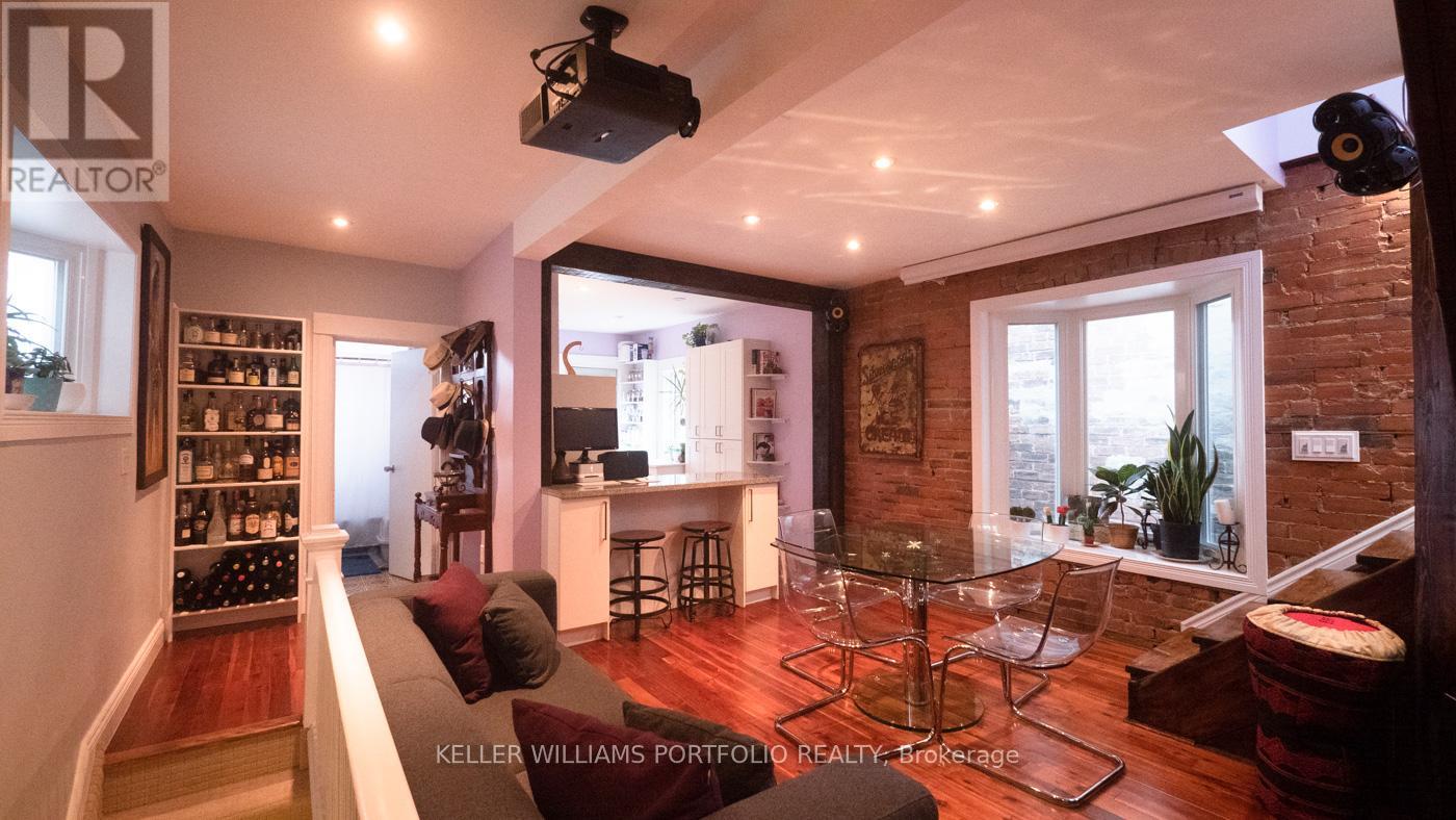 Unit 2 - 184 Franklin Avenue, Toronto, Ontario  M6P 3Y8 - Photo 5 - W12841626