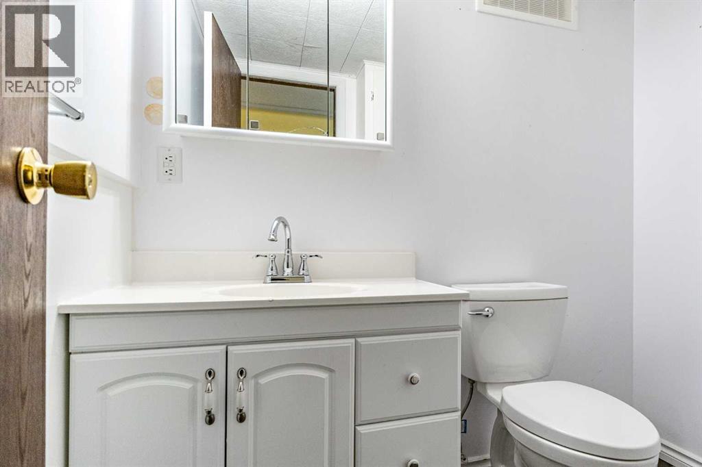 75 Royal Road E, Brooks, Alberta  T1R 0P4 - Photo 39 - A2289747