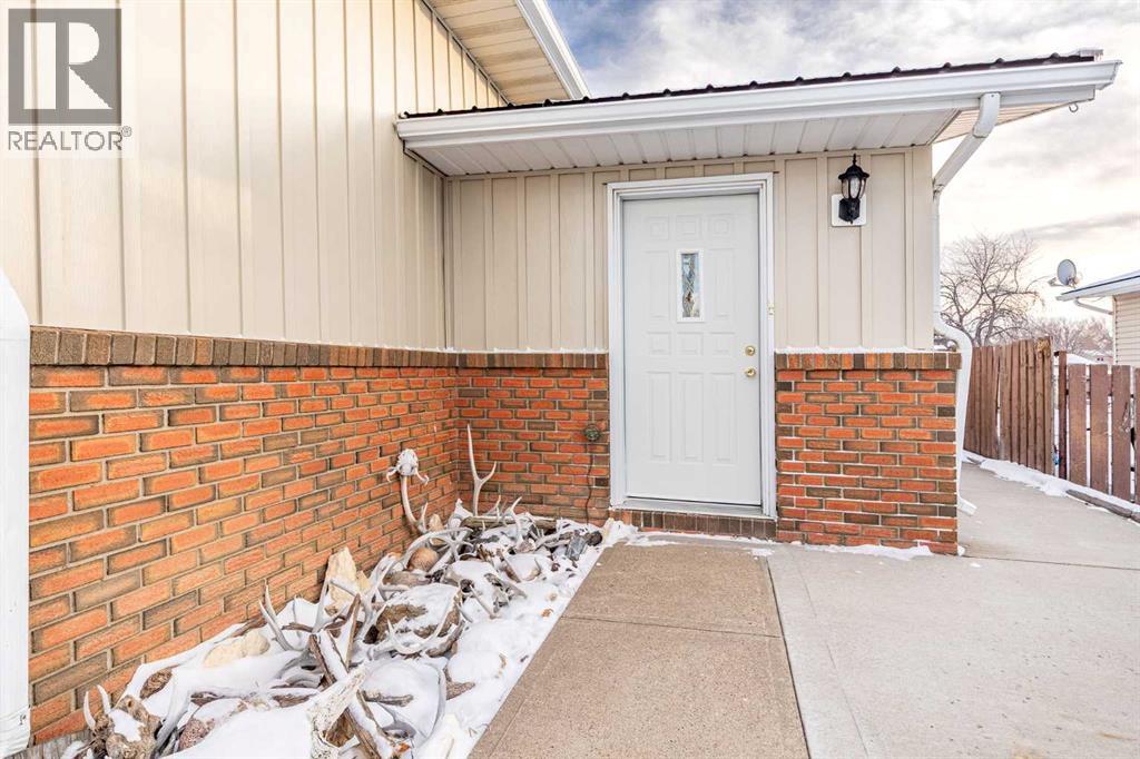 75 Royal Road E, Brooks, Alberta  T1R 0P4 - Photo 2 - A2289747