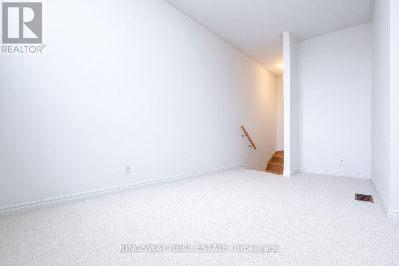 24 Narbonne Crescent, Hamilton, Ontario  L8J 0J7 - Photo 10 - X12841648