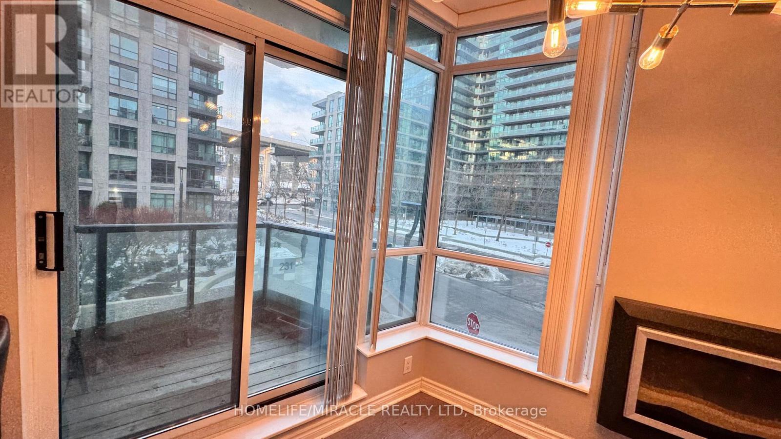 203 - 219 Fort York Boulevard, Toronto, Ontario  M5V 1B1 - Photo 14 - C12684076