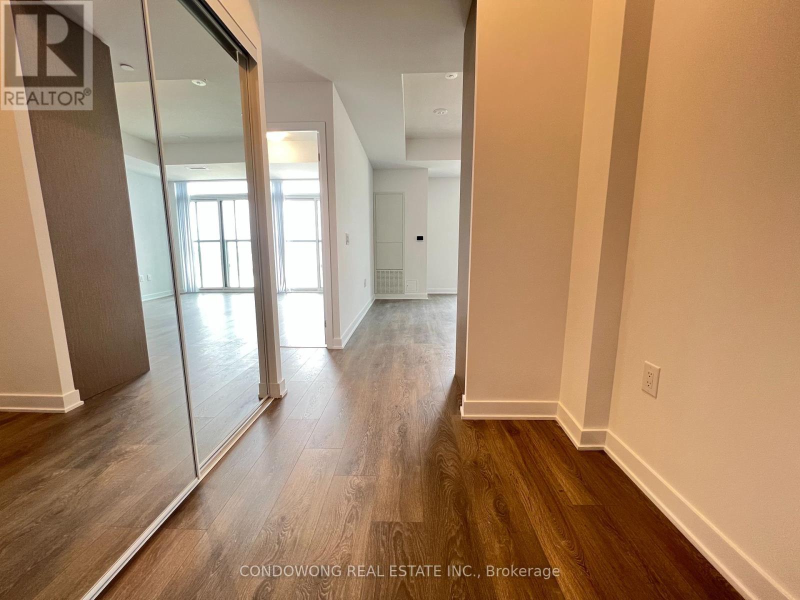 908 - 60 Honeycrisp Crescent, Vaughan, Ontario  L4K 0N5 - Photo 2 - N12740852