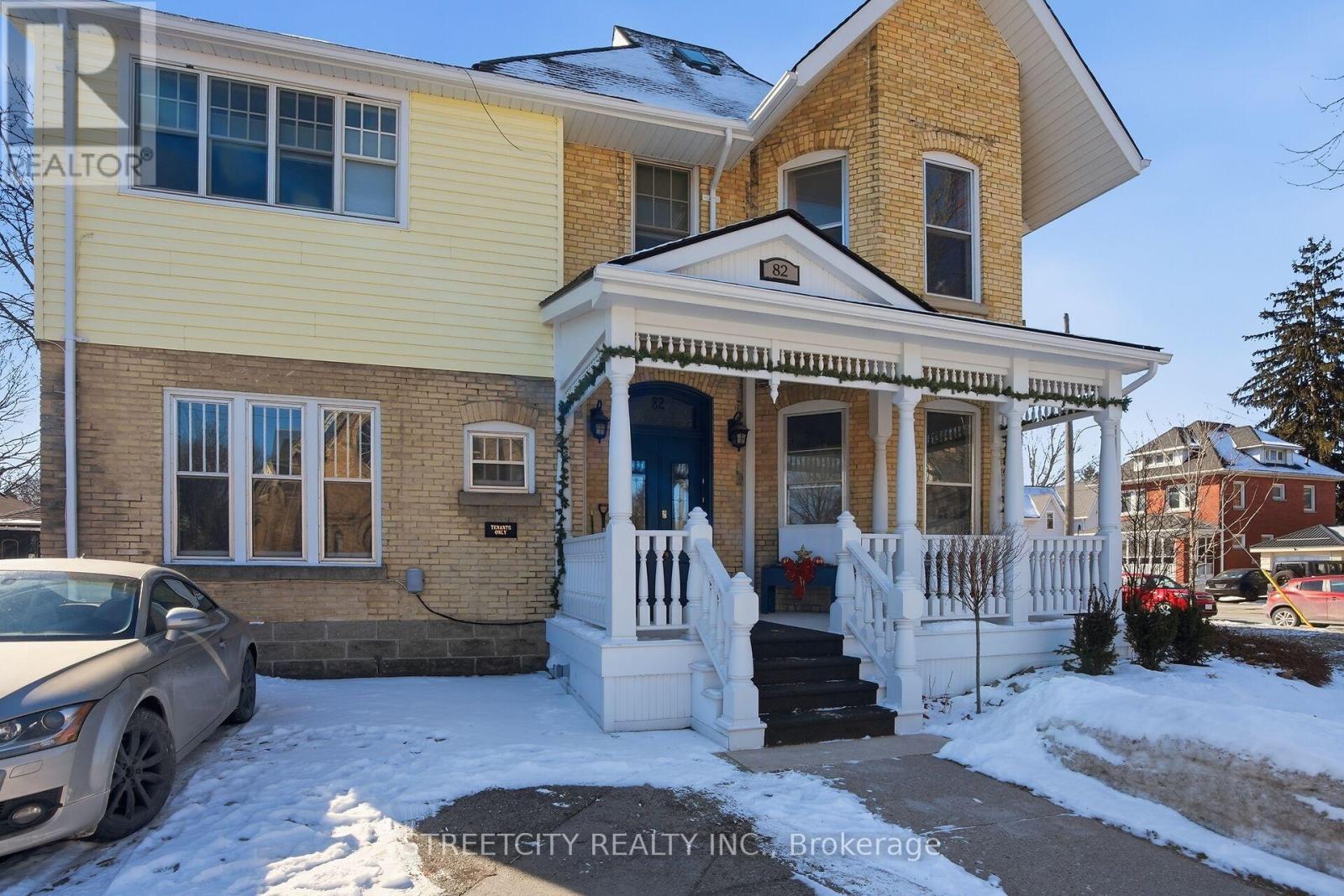 82 Wellington Street, St. Thomas, Ontario  N5R 2R2 - Photo 2 - X12841718