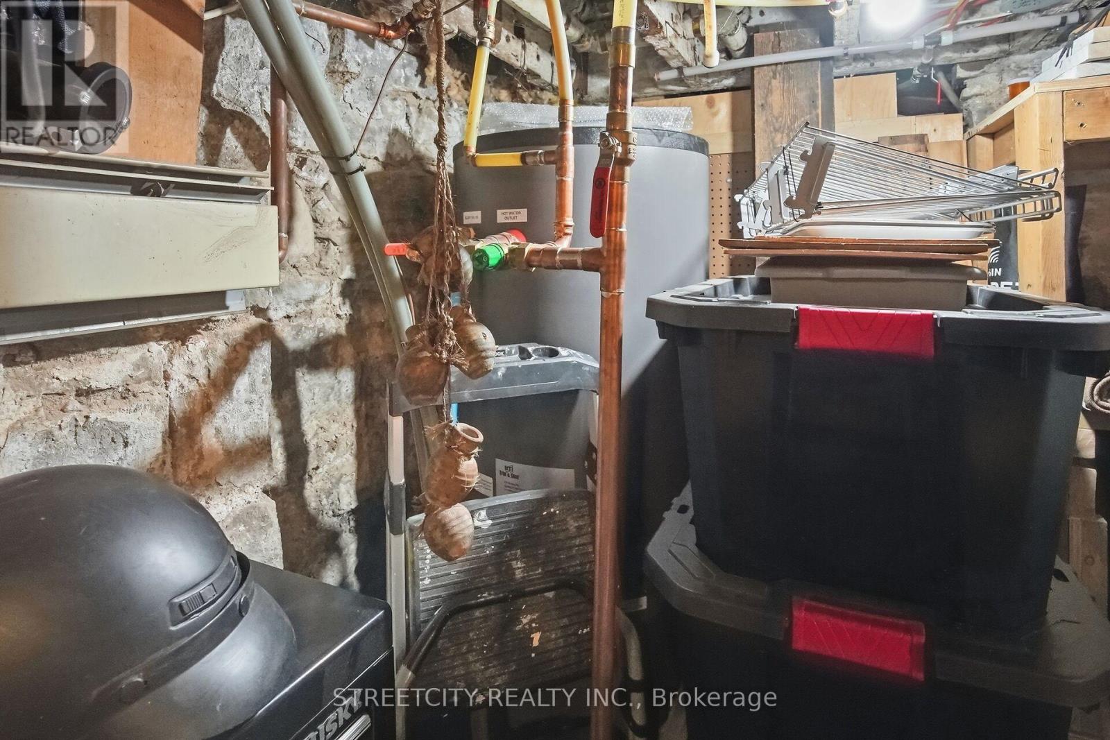 82 Wellington Street, St. Thomas, Ontario  N5R 2R2 - Photo 46 - X12841718