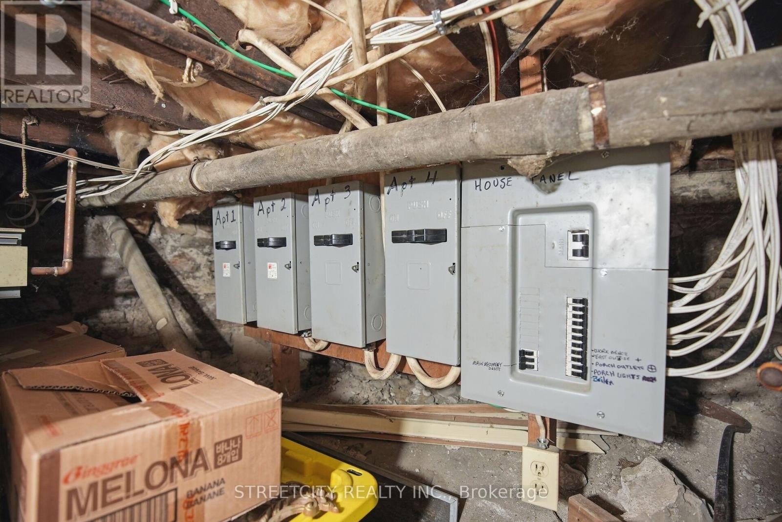 82 Wellington Street, St. Thomas, Ontario  N5R 2R2 - Photo 49 - X12841718