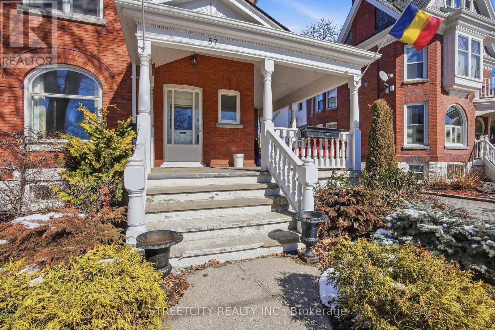 57 Rosebery Place, St. Thomas, Ontario  N5R 2H9 - Photo 2 - X12841730