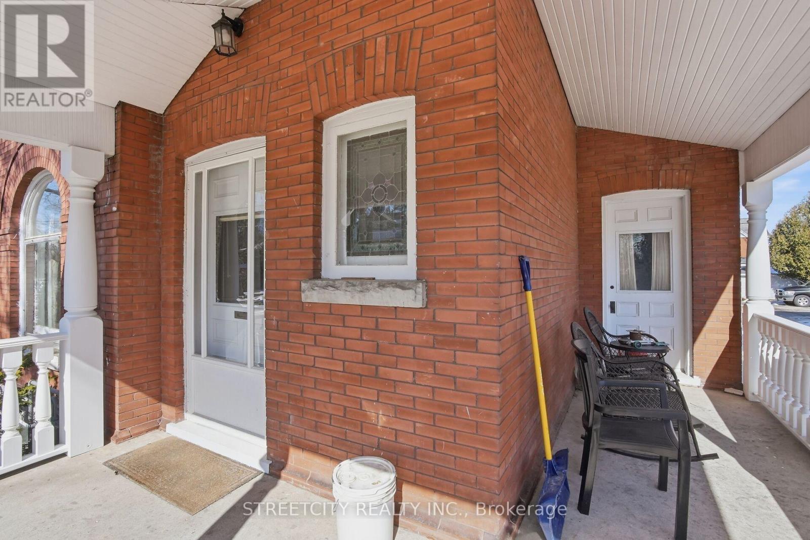 57 Rosebery Place, St. Thomas, Ontario  N5R 2H9 - Photo 3 - X12841730