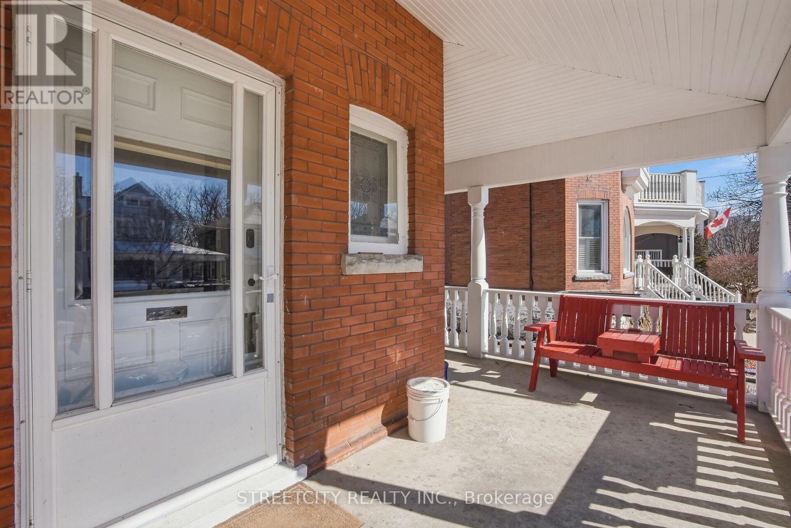 57 Rosebery Place, St. Thomas, Ontario  N5R 2H9 - Photo 4 - X12841730
