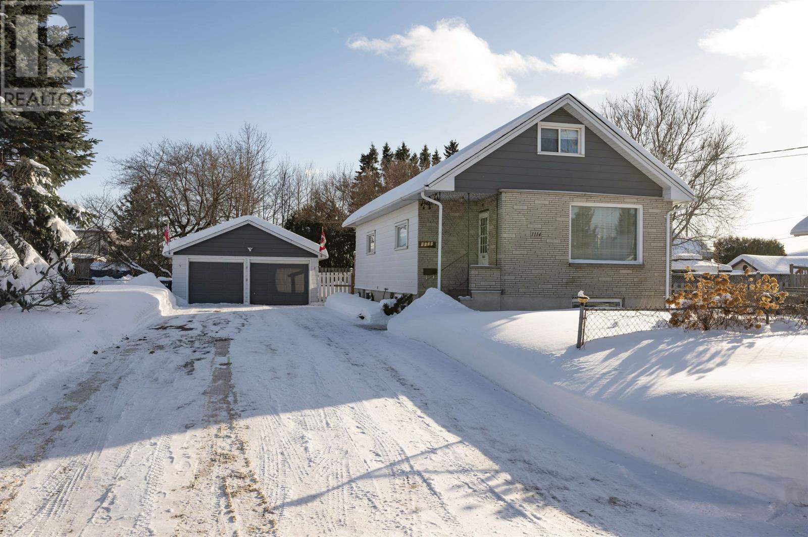 1114 Forest Street, Thunder Bay, Ontario