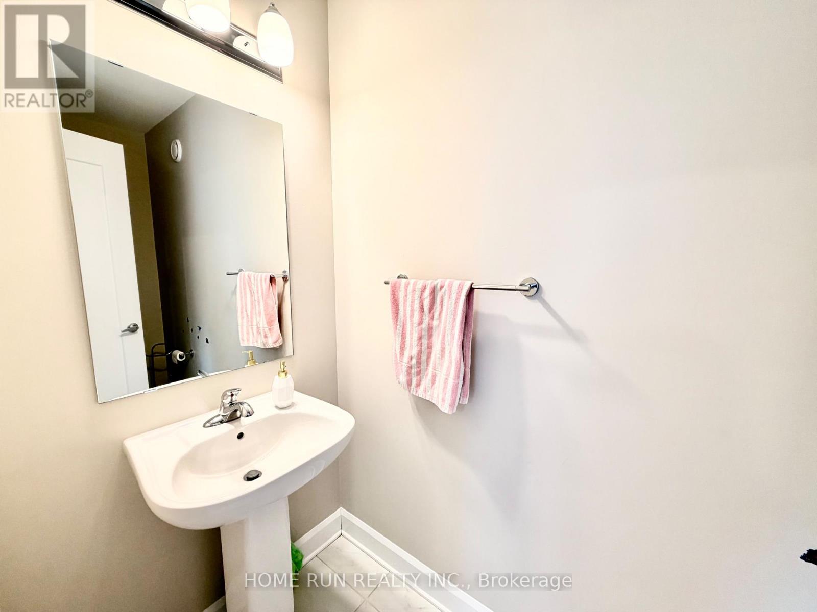 338 Barrett Farm Drive, Ottawa, Ontario  K1T 0X8 - Photo 6 - X12841682