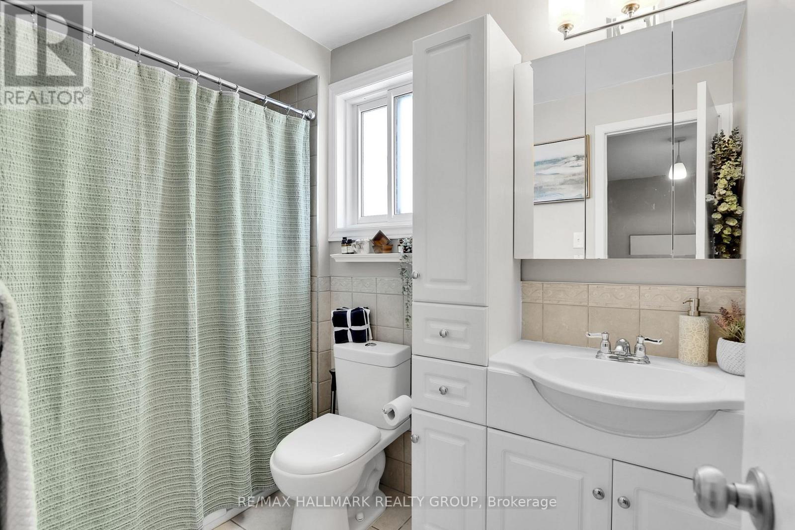 88 Homestead Street, Ottawa, Ontario  K2E 7N6 - Photo 13 - X12841734