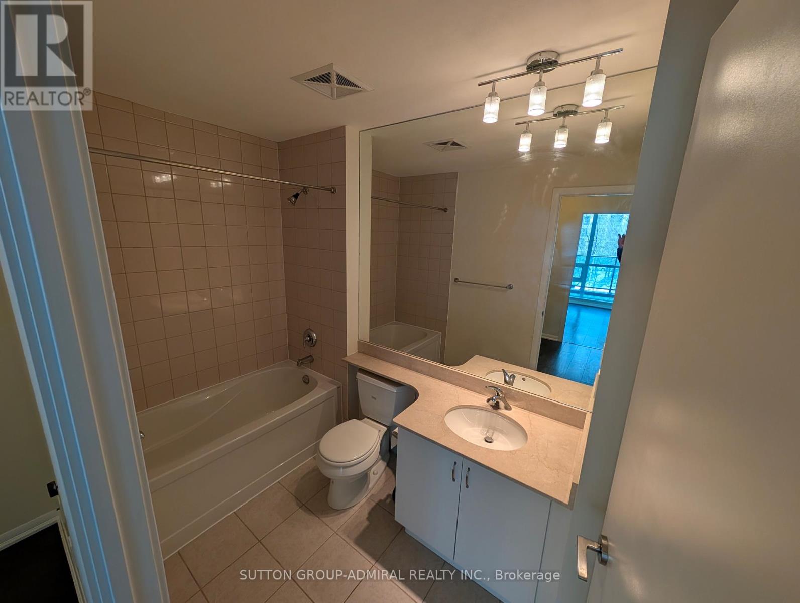 221 - 215 Fort York Boulevard, Toronto, Ontario  M5V 4A2 - Photo 14 - C12841678