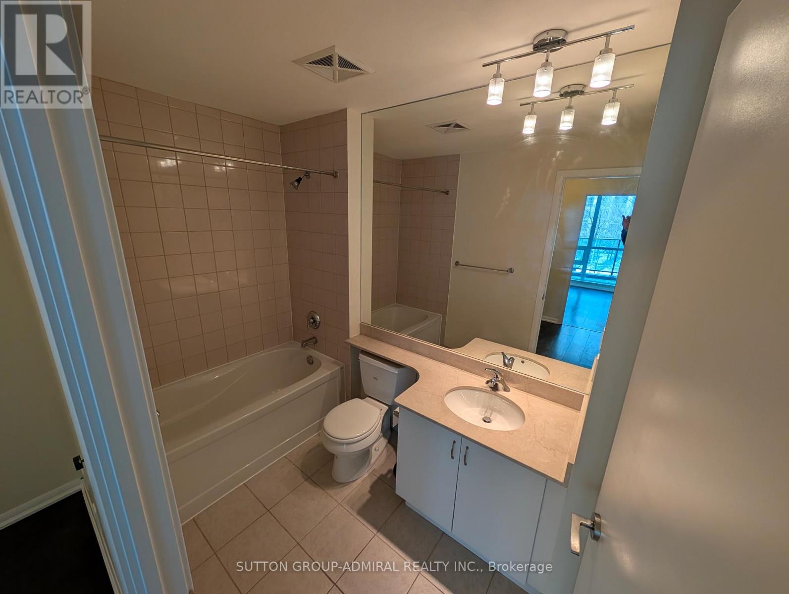 221 - 215 Fort York Boulevard, Toronto, Ontario  M5V 4A2 - Photo 15 - C12841678