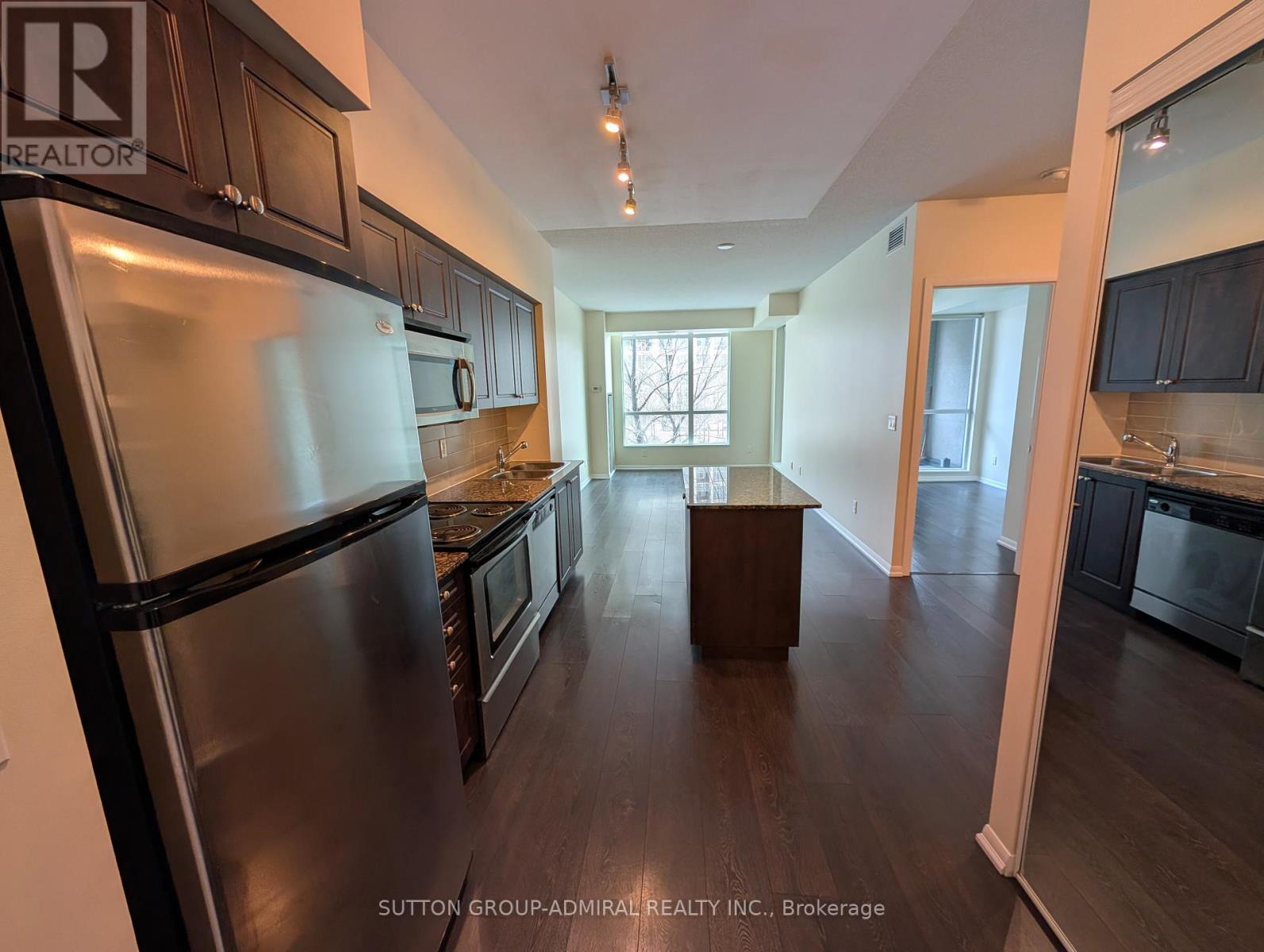 221 - 215 Fort York Boulevard, Toronto, Ontario  M5V 4A2 - Photo 2 - C12841678