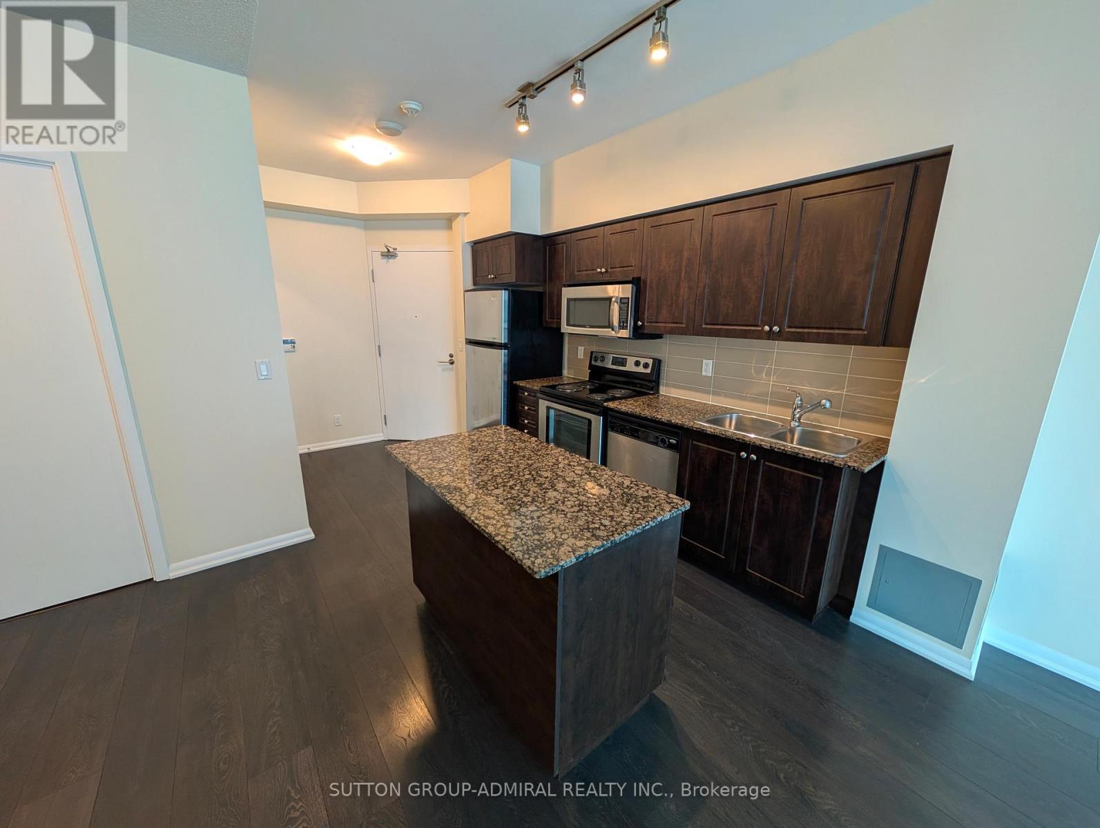 221 - 215 Fort York Boulevard, Toronto, Ontario  M5V 4A2 - Photo 6 - C12841678