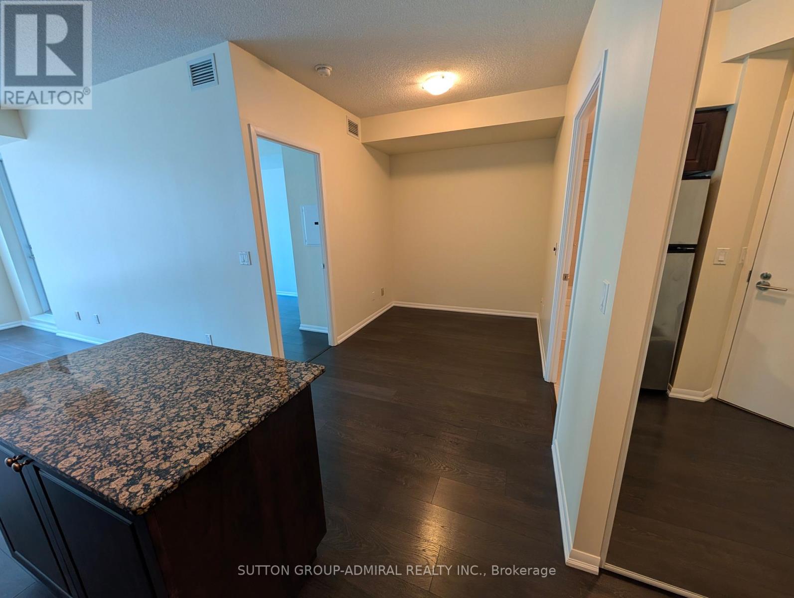 221 - 215 Fort York Boulevard, Toronto, Ontario  M5V 4A2 - Photo 9 - C12841678