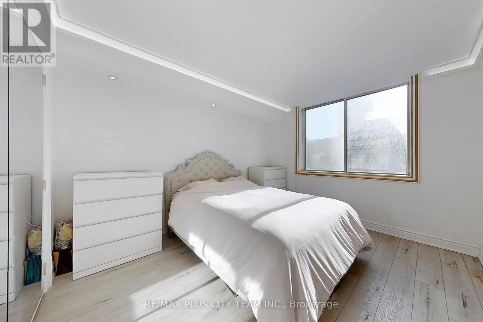 1105 - 25 Grenville Street, Toronto, Ontario  M4Y 2X5 - Photo 17 - C12841684