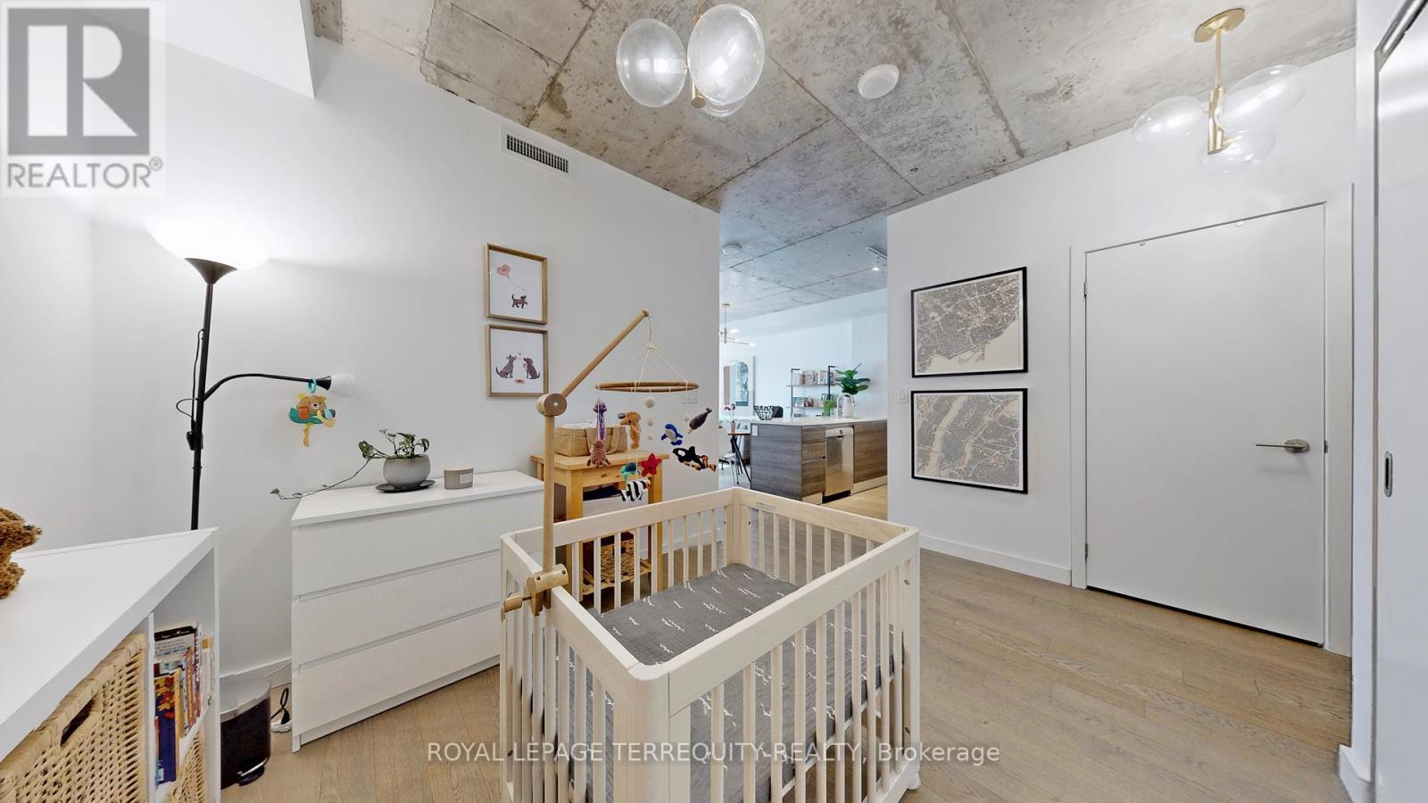 1313 - 111 Bathurst Street, Toronto, Ontario  M5V 0M9 - Photo 16 - C12841732