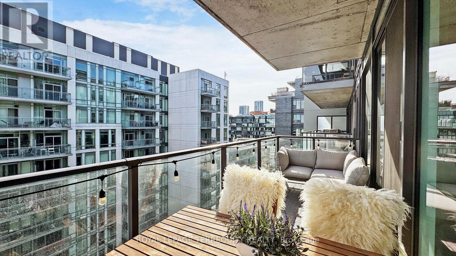 1313 - 111 Bathurst Street, Toronto, Ontario  M5V 0M9 - Photo 20 - C12841732