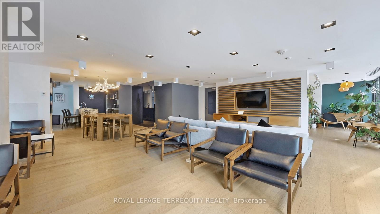 1313 - 111 Bathurst Street, Toronto, Ontario  M5V 0M9 - Photo 23 - C12841732