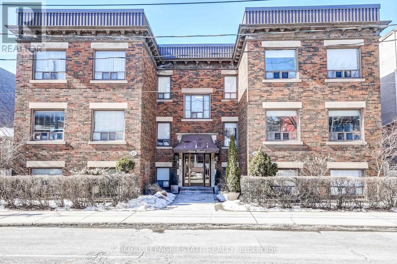 6 - 922 BATHURST STREET