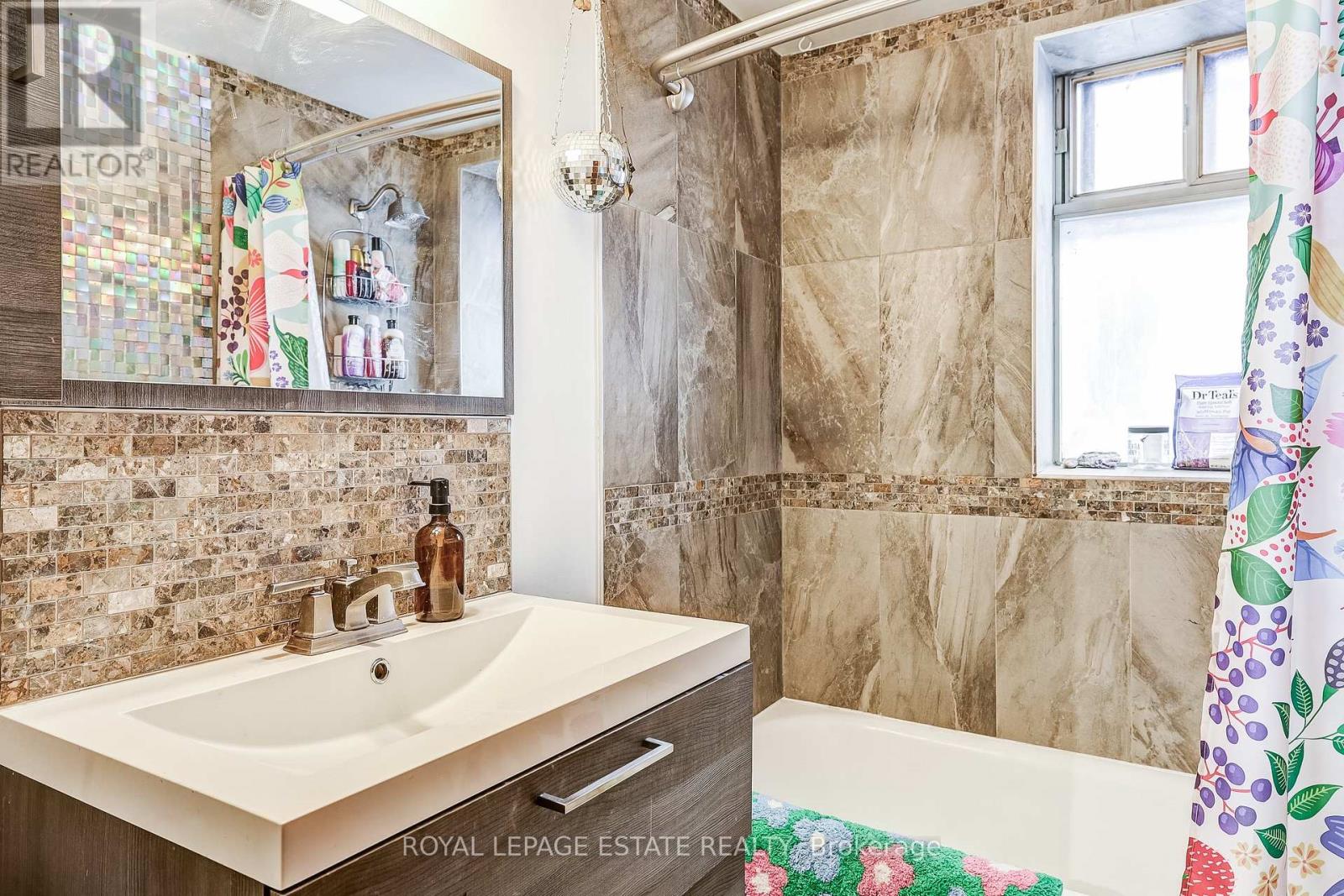 6 - 922 Bathurst Street, Toronto, Ontario  M5R 3G5 - Photo 14 - C12841750