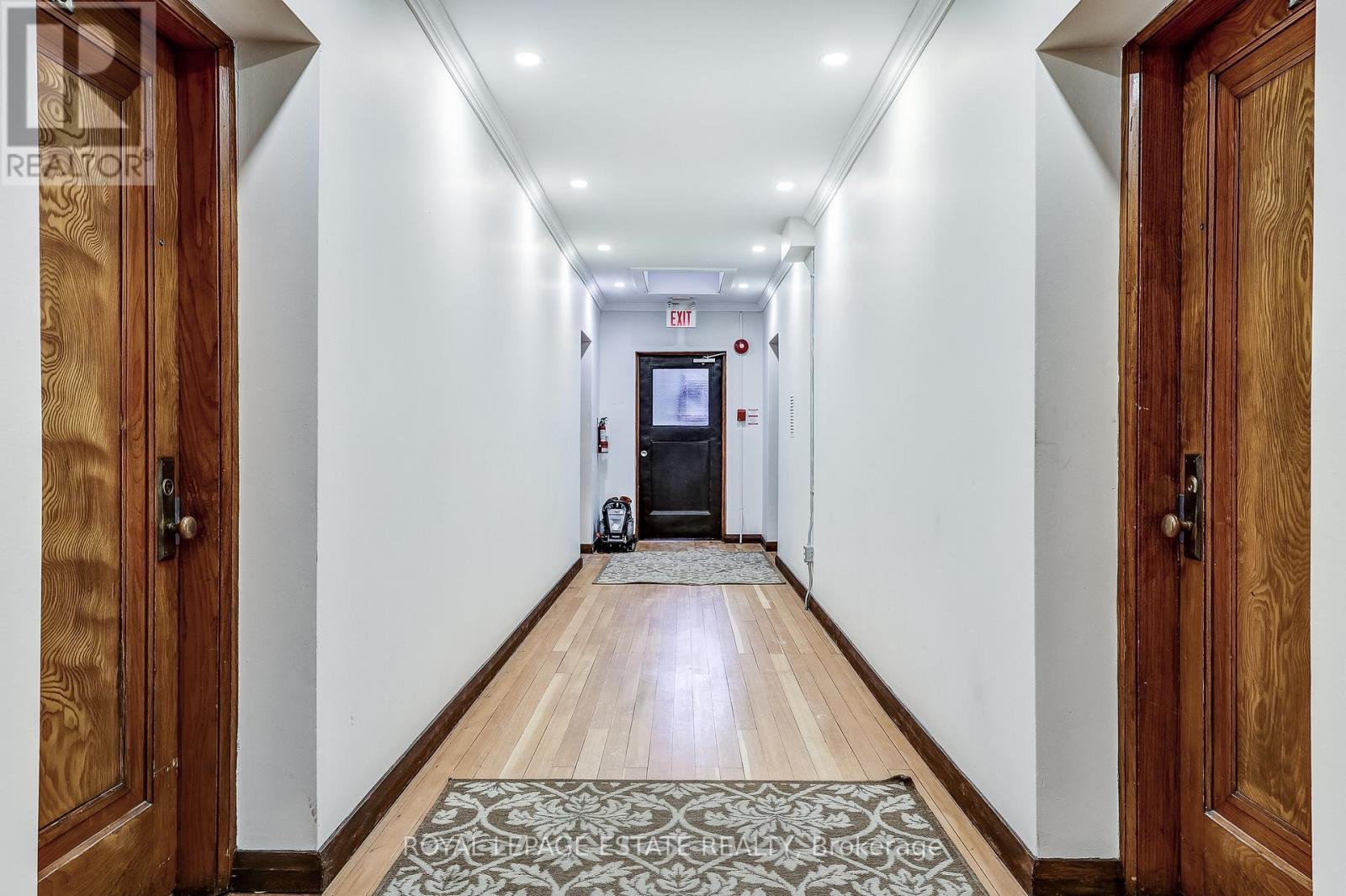 6 - 922 Bathurst Street, Toronto, Ontario  M5R 3G5 - Photo 2 - C12841750