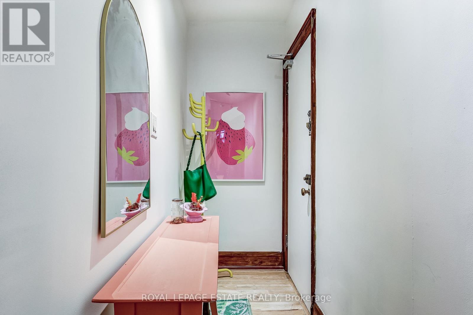 6 - 922 Bathurst Street, Toronto, Ontario  M5R 3G5 - Photo 3 - C12841750