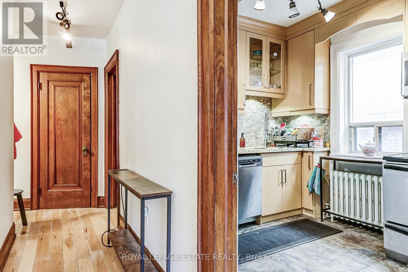 6 - 922 Bathurst Street, Toronto, Ontario  M5R 3G5 - Photo 5 - C12841750