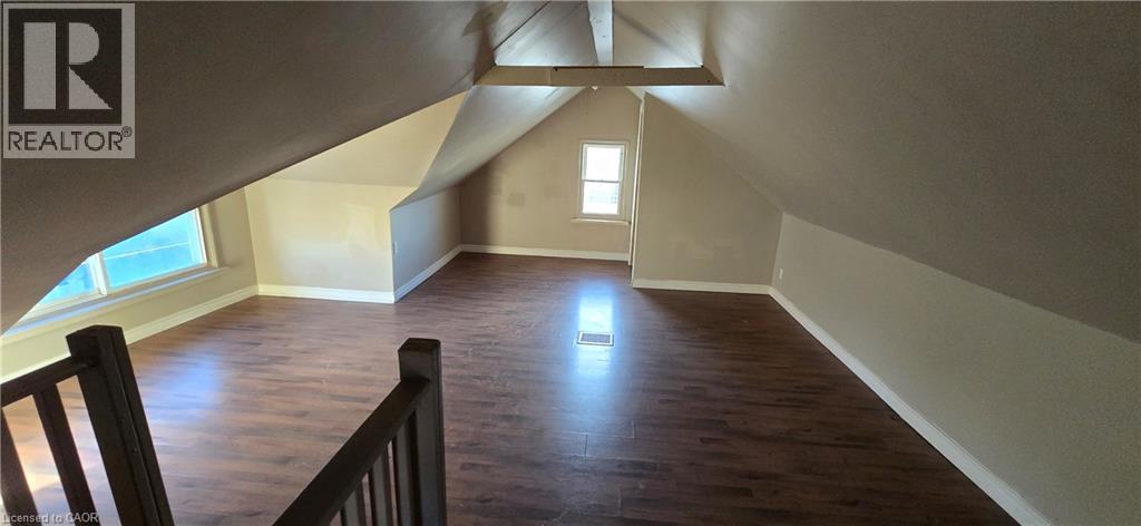 42 Madison Avenue N Unit# Upper (2), Kitchener, Ontario  N2H 3B9 - Photo 2 - 40809200