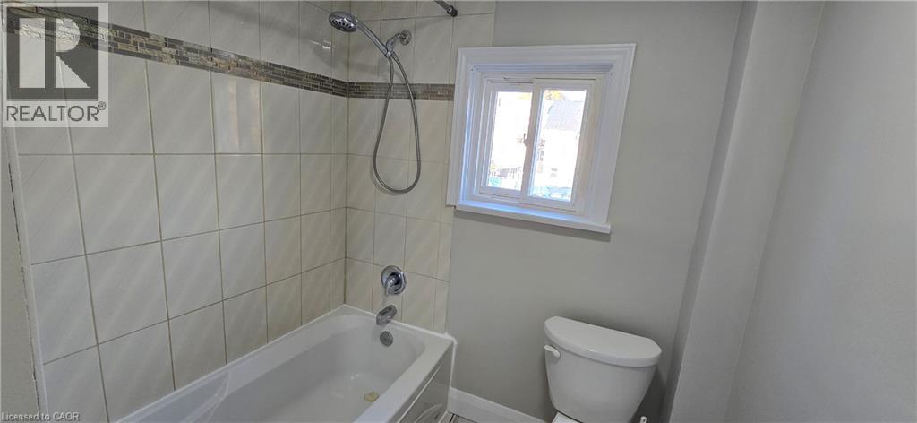 42 Madison Avenue N Unit# Upper (2), Kitchener, Ontario  N2H 3B9 - Photo 5 - 40809200
