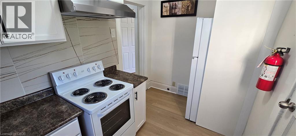 42 Madison Avenue N Unit# Upper (2), Kitchener, Ontario  N2H 3B9 - Photo 8 - 40809200