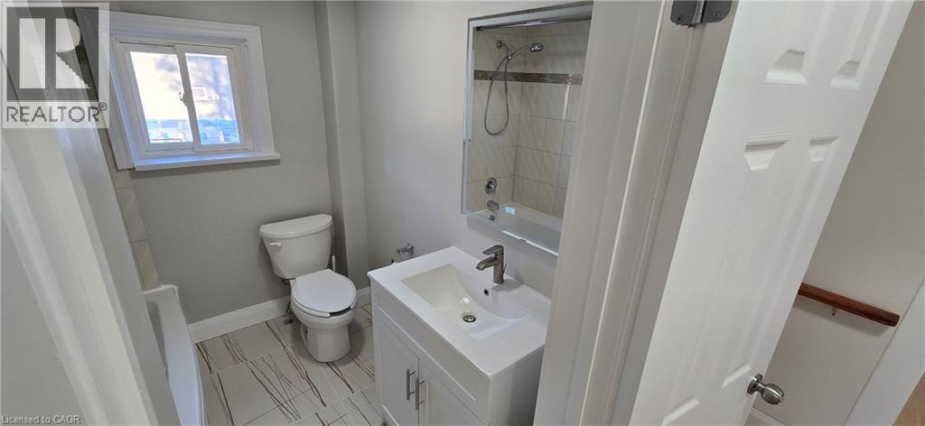 42 Madison Avenue N Unit# Upper (2), Kitchener, Ontario  N2H 3B9 - Photo 4 - 40809200