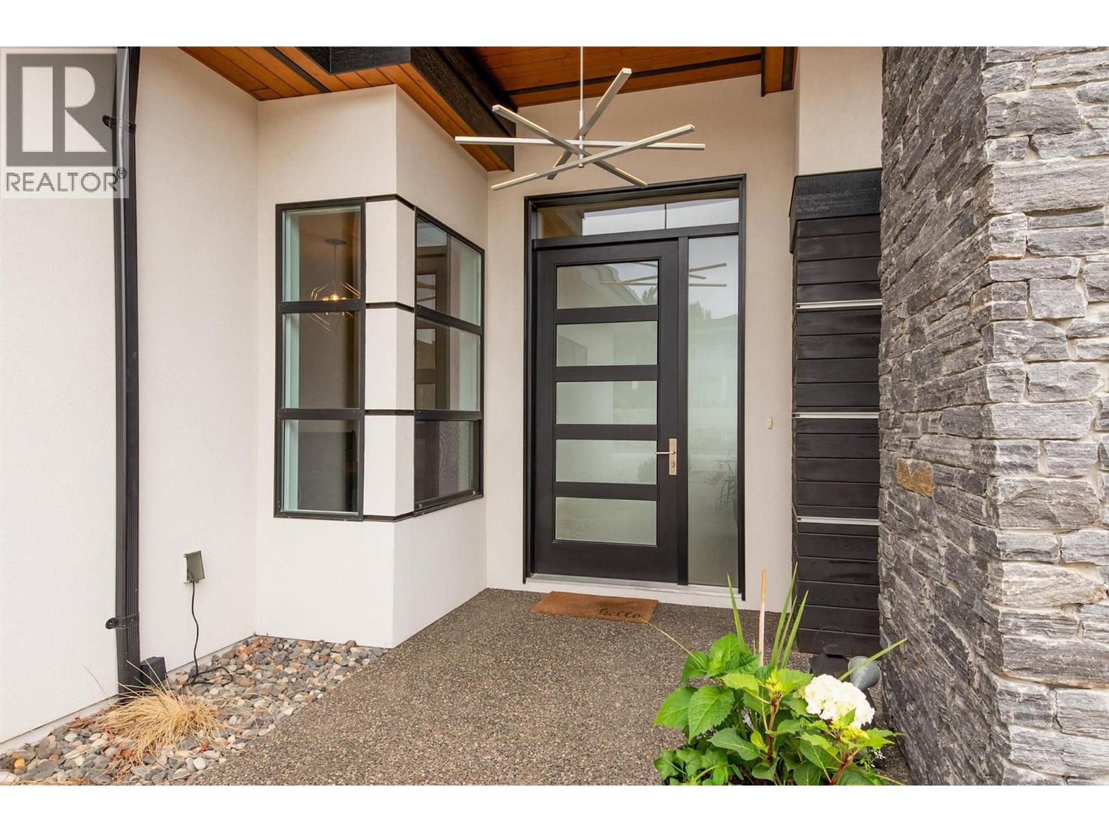 9728 Centrestone Crescent, Lake Country, British Columbia  V4V 0A5 - Photo 3 - 10374137